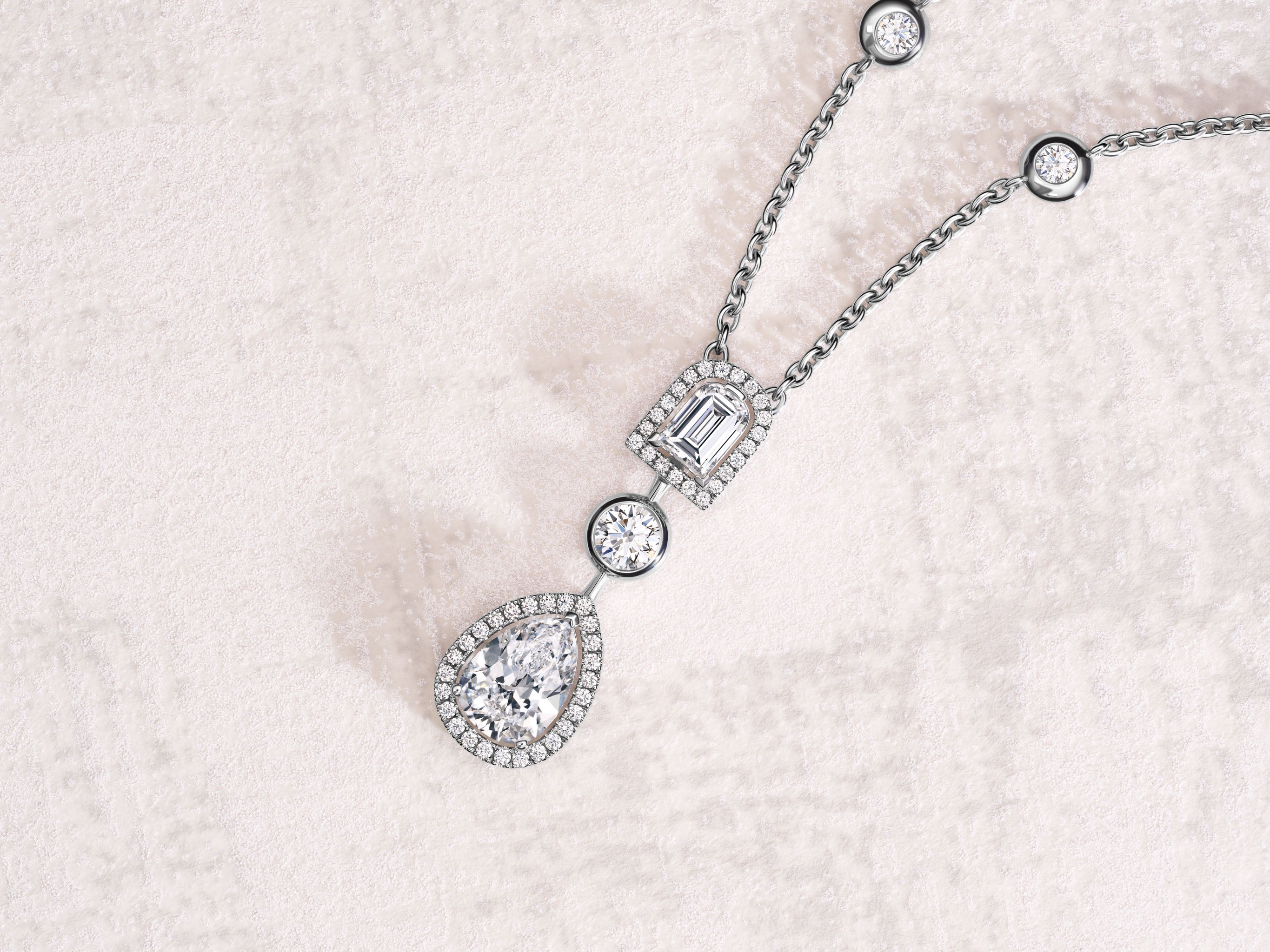 Diamant Sculptural Necklace with DAVIDOR Arch Cut Diamond, Pear Shape Diamond and Brilliant Diamonds - DAVIDOR