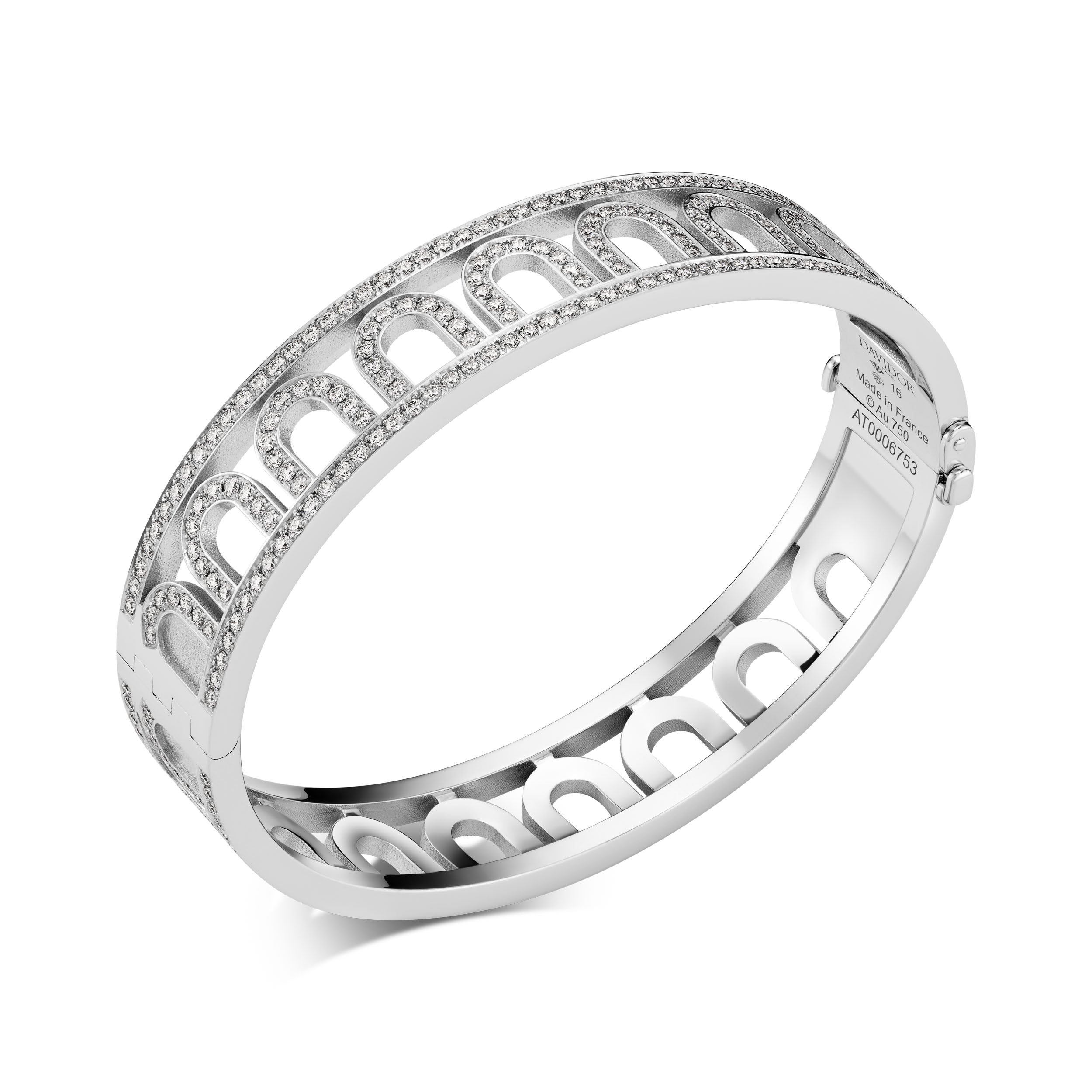 The L'Arc Treille Bangle GM in 18k white gold features an arched cut-out design and is adorned with rows of sparkling Palais Diamonds along the top edges, making it perfect for stacking.
