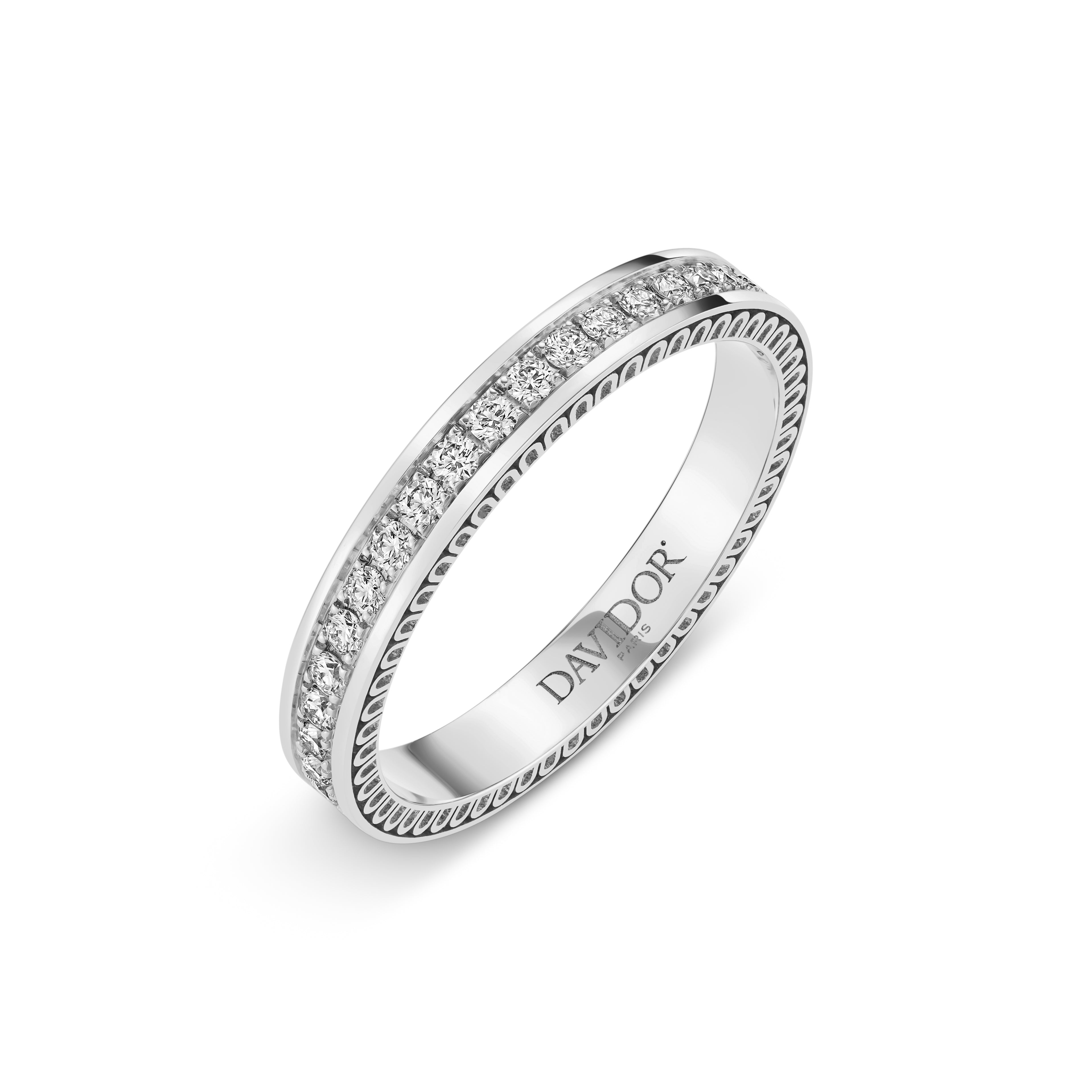 The L’Arc Détail Ring PM, 18k White Gold with Brilliant Diamonds features a row of diamonds, twisted rope edge, signature DAVIDOR Arch motif, and DAY & DOR engraving inside.