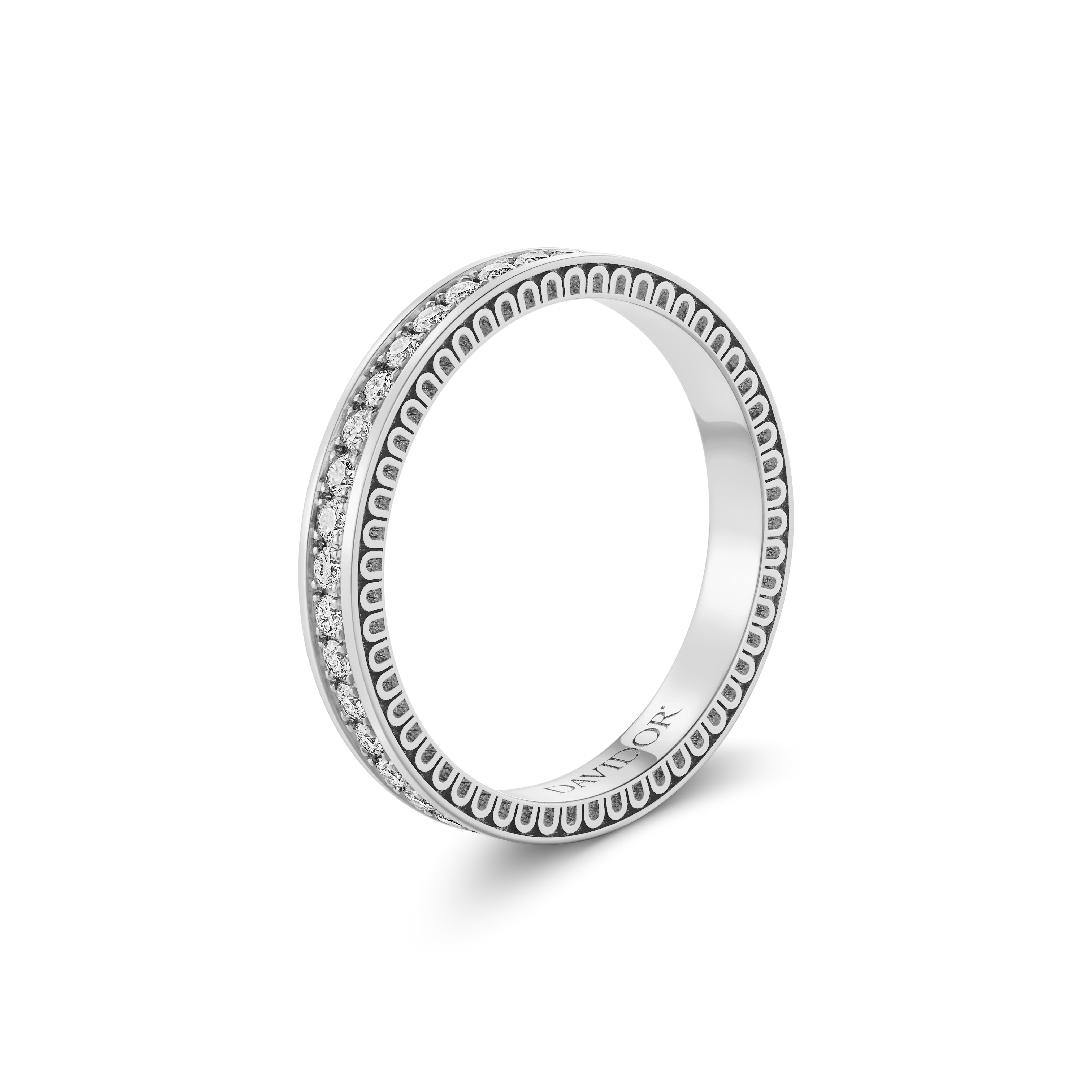 The L’Arc Détail Ring PM, 18k White Gold with Brilliant Diamonds features a slim band with diamonds and a detailed scalloped arch pattern, plus an engraved smooth inner band.