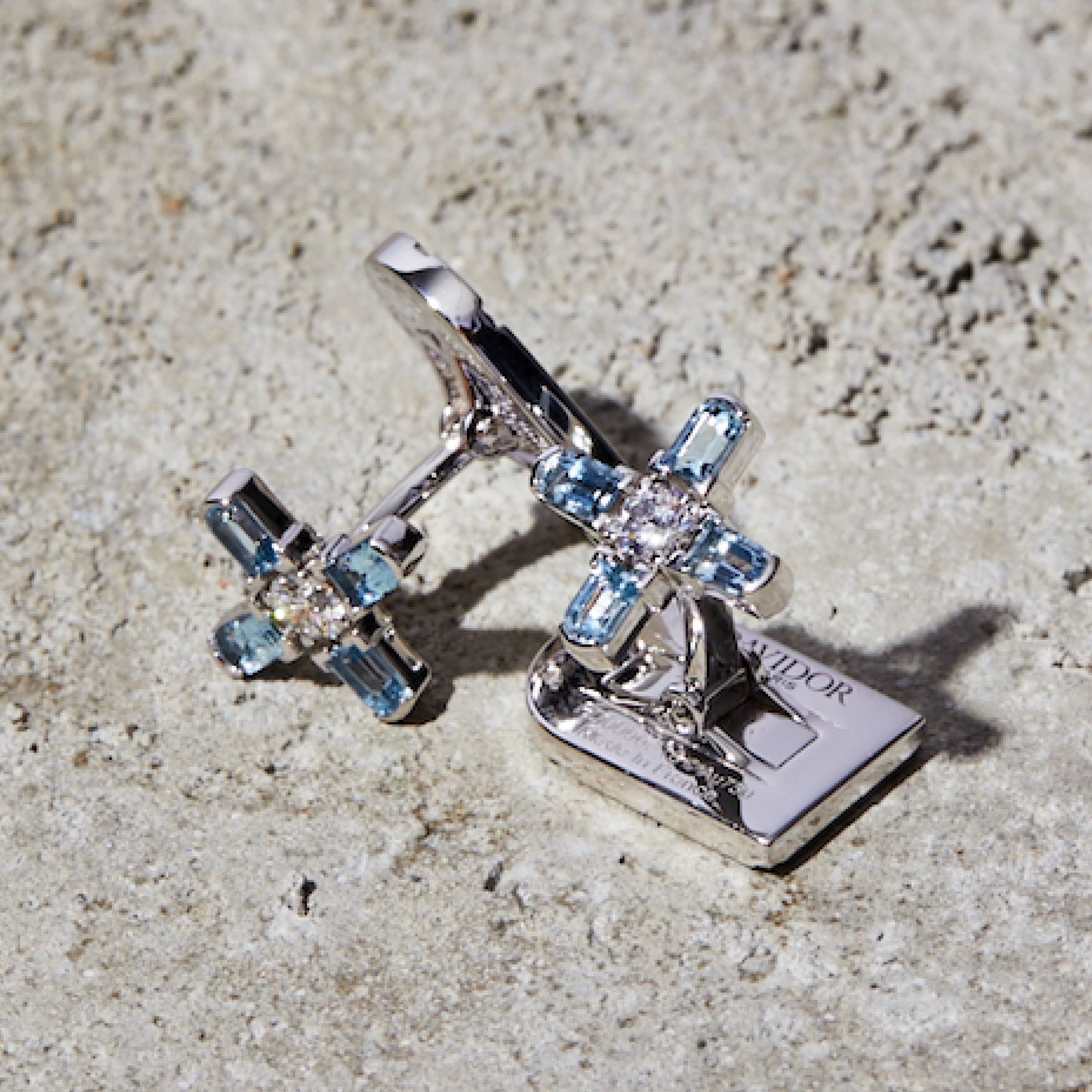 Arch Florale Cufflink, 18k White Gold with DAVIDOR Arch Cut Aquamarines and Brilliant Diamonds - DAVIDOR