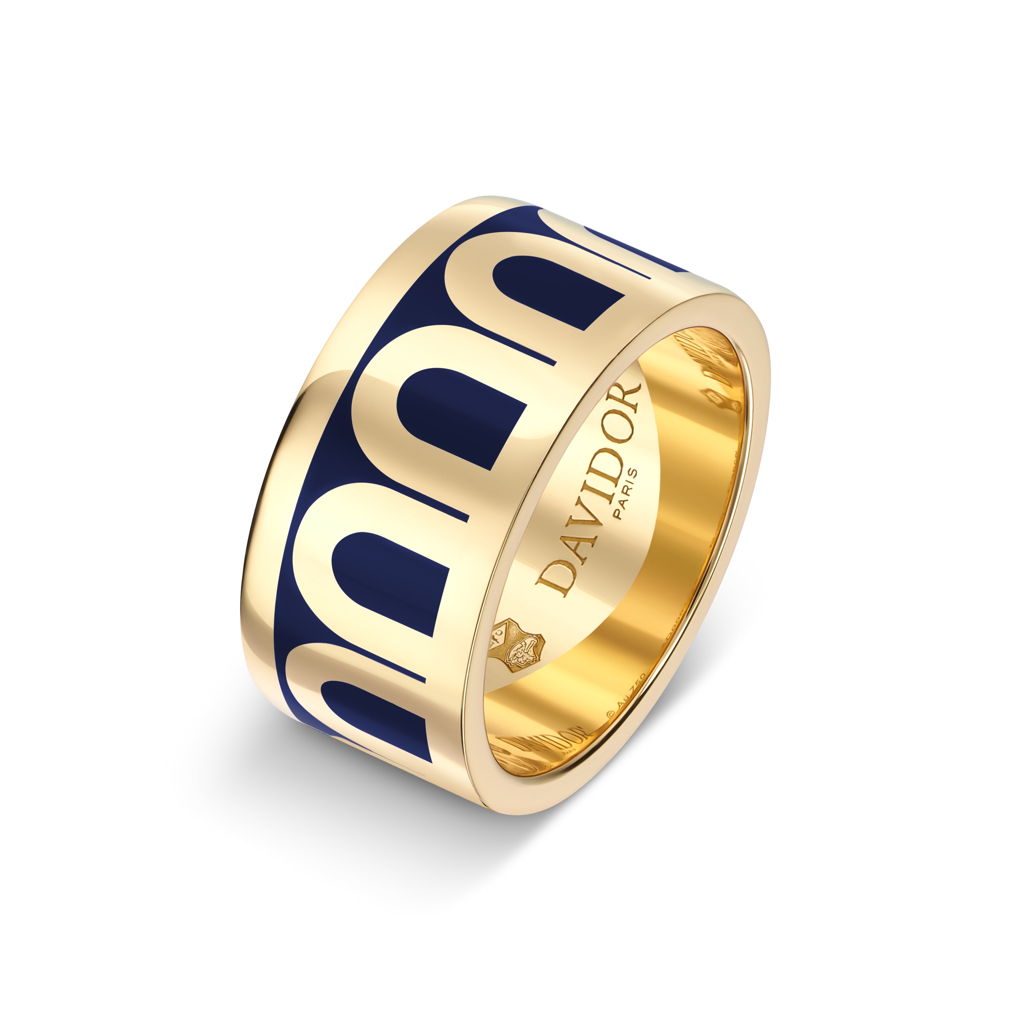 Introducing the L’Arc de DAVIDOR Ring GM, expertly crafted in 18k Yellow Gold and featuring the iconic DAVIDOR Arch motif accentuated by Minuit à Paris Lacquered Ceramic. The ring is elegantly engraved with DAVIDOR PARIS on the inside.