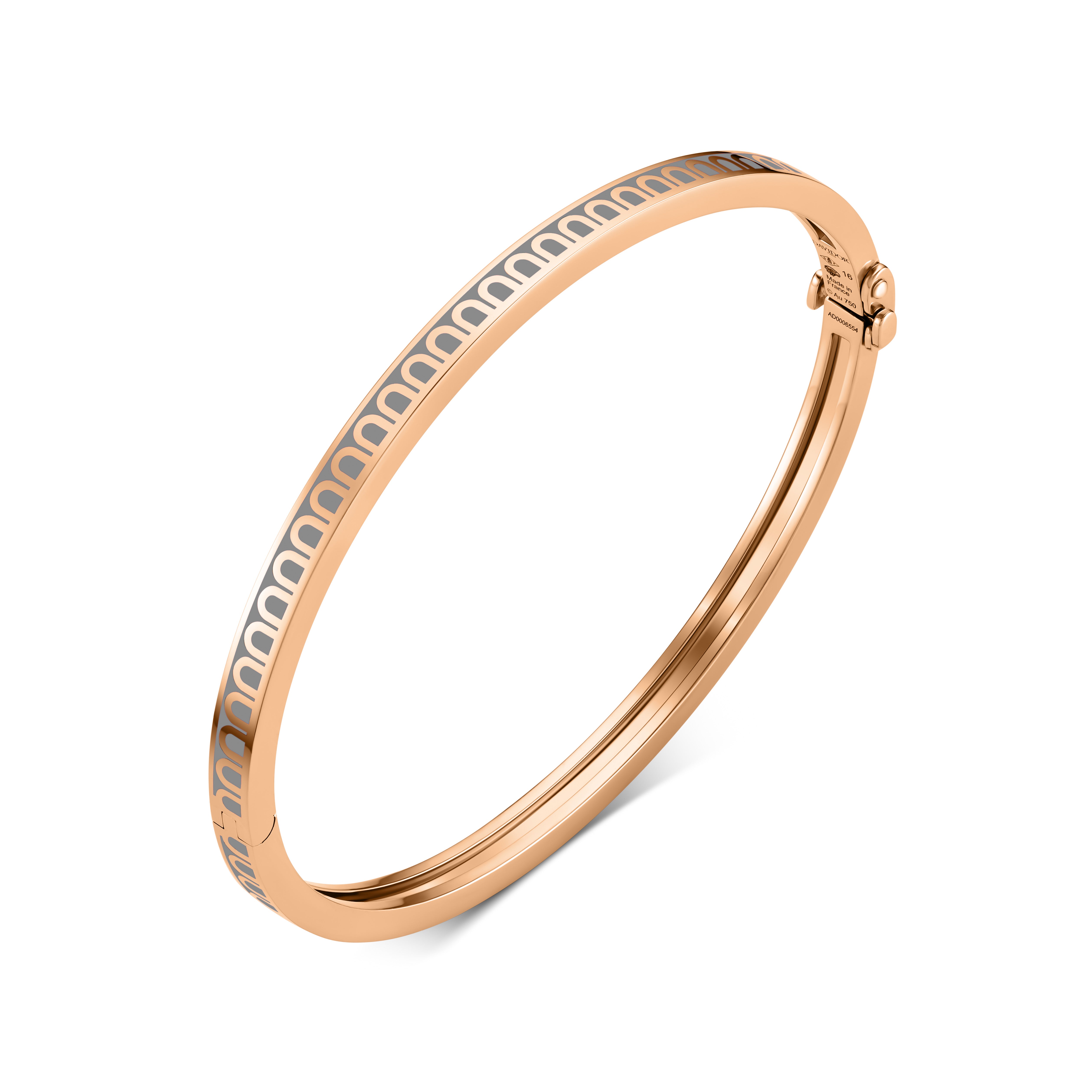 Introducing the L’Arc de DAVIDOR Bangle Mini, expertly crafted in 18k rose gold and adorned with lacquered ceramic. This elegant stackable bracelet features a repeating DAVIDOR Arch motif along the top edge, beautifully displayed on a white background, and brings timeless sophistication to any jewelry collection.