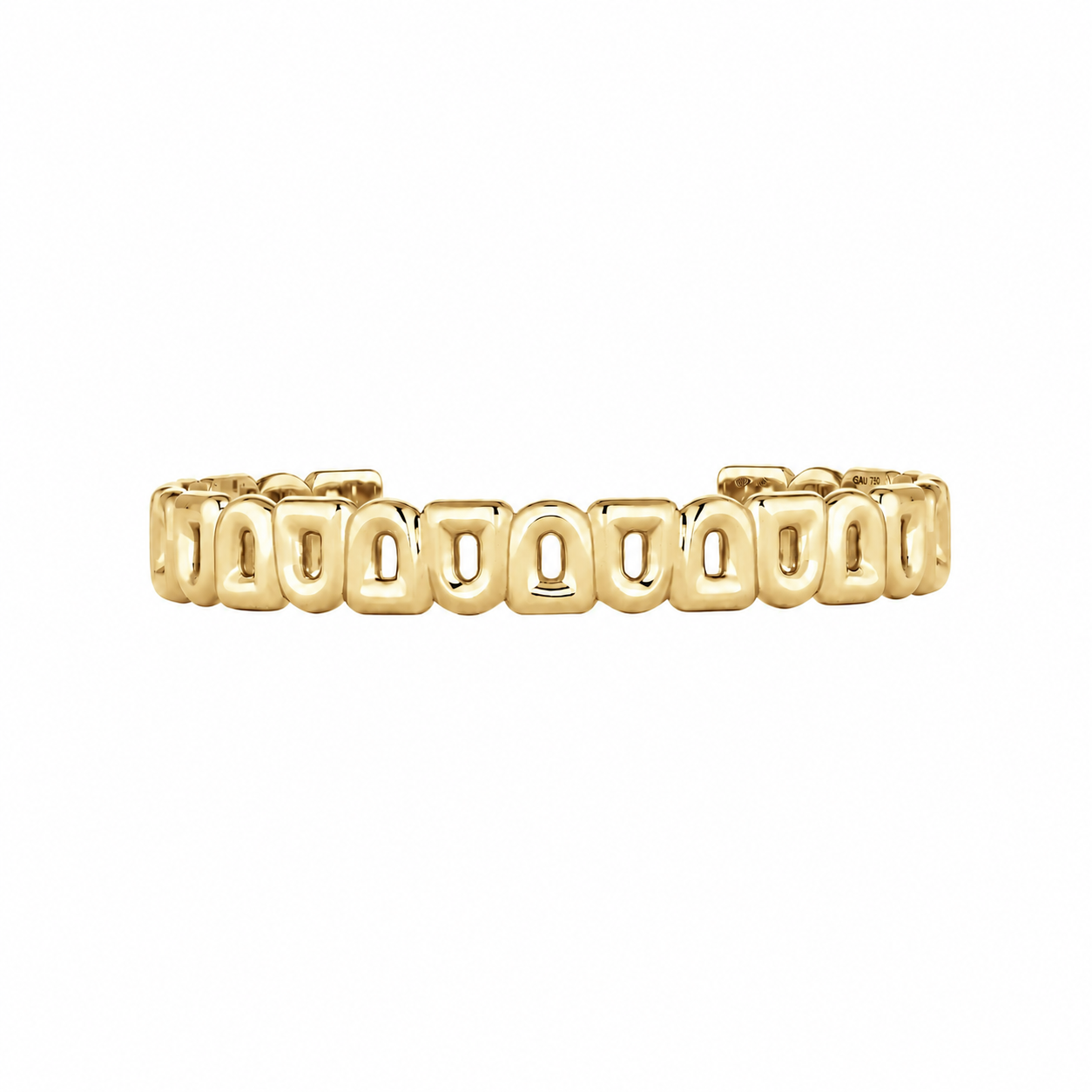 The Pop Arc Inverse Bangle MM in 18k yellow gold features a repeating pattern of rounded rectangular links with open centers, inspired by DAVIDOR Pop Arc. This polished architectural cuff has an open back for an adjustable fit.