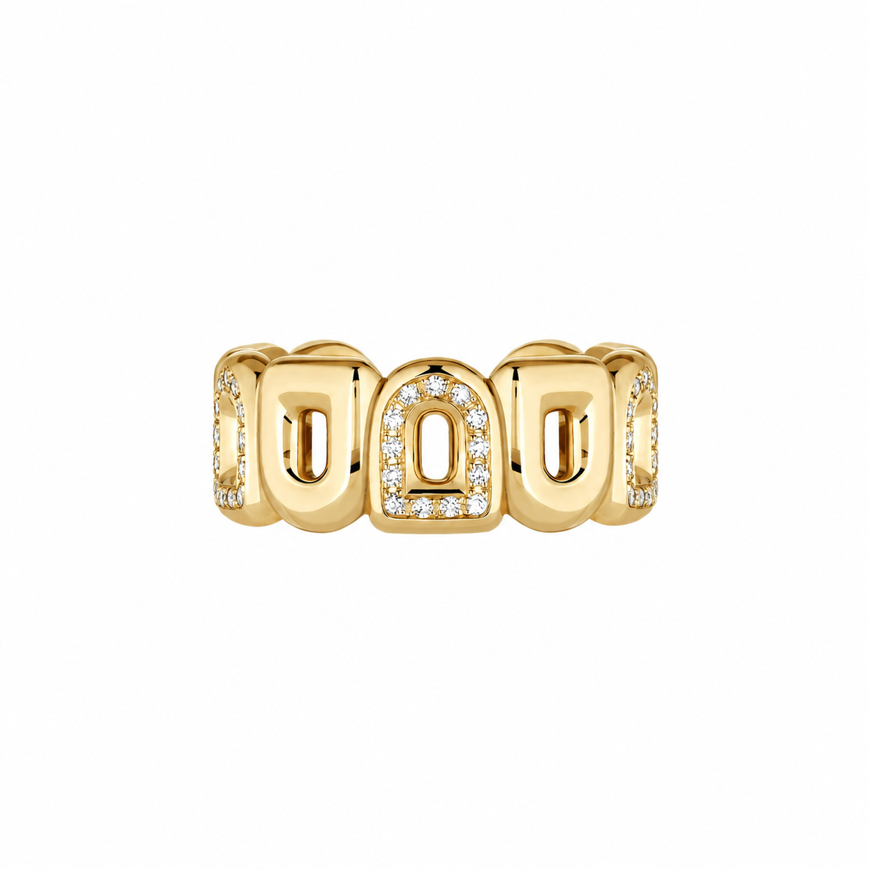 The Pop Arc Inverse Ring MM in 18k yellow gold features demi diamonds set in a repeating pattern of rounded rectangular links, blending bold elegance with 60s-inspired design.