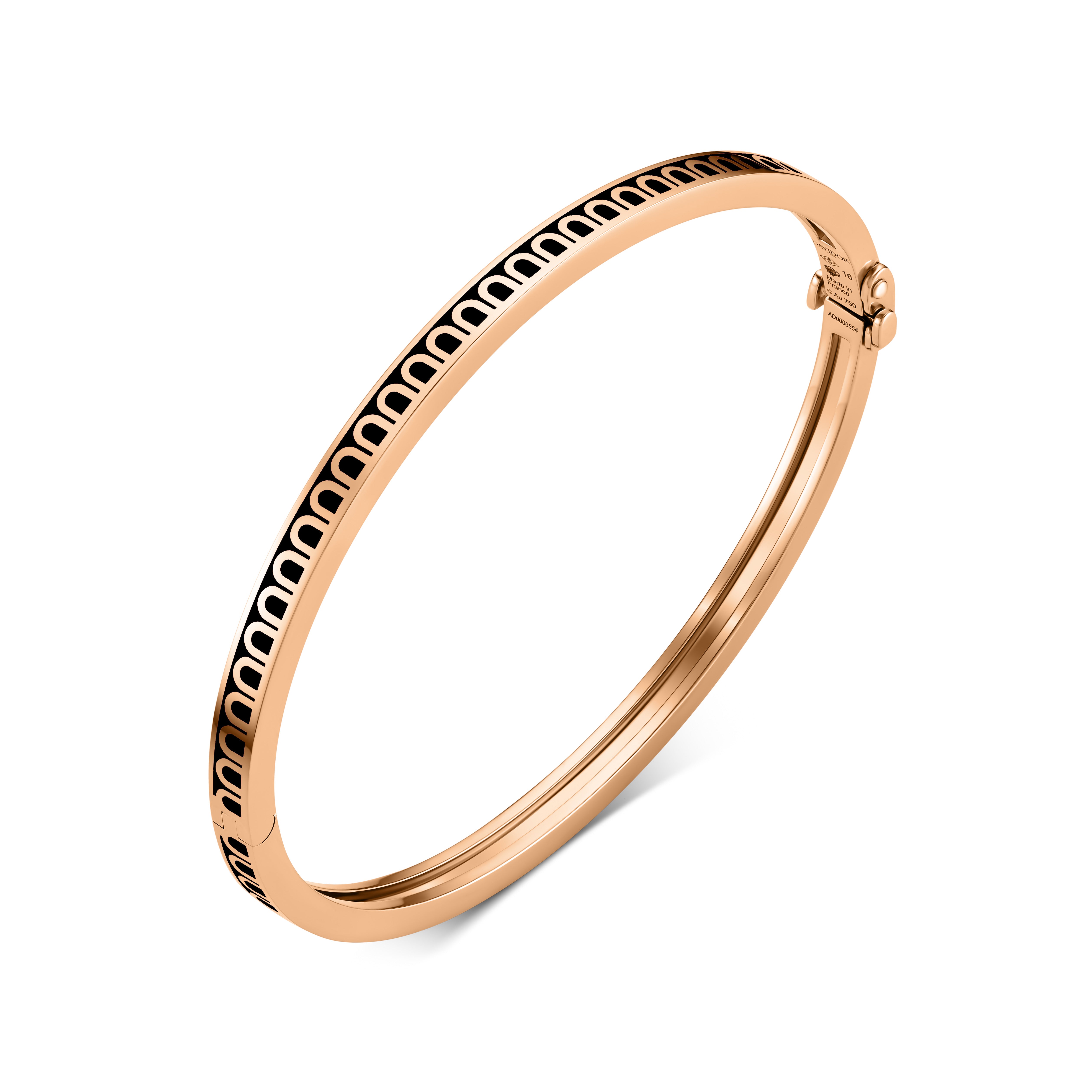 Introducing the L’Arc de DAVIDOR Bangle Mini, expertly crafted in 18k rose gold and adorned with a repeating black lacquered ceramic Arch pattern along the outer edge. Featuring a secure clasp closure, this stackable bracelet lends an elegant touch to any ensemble.
