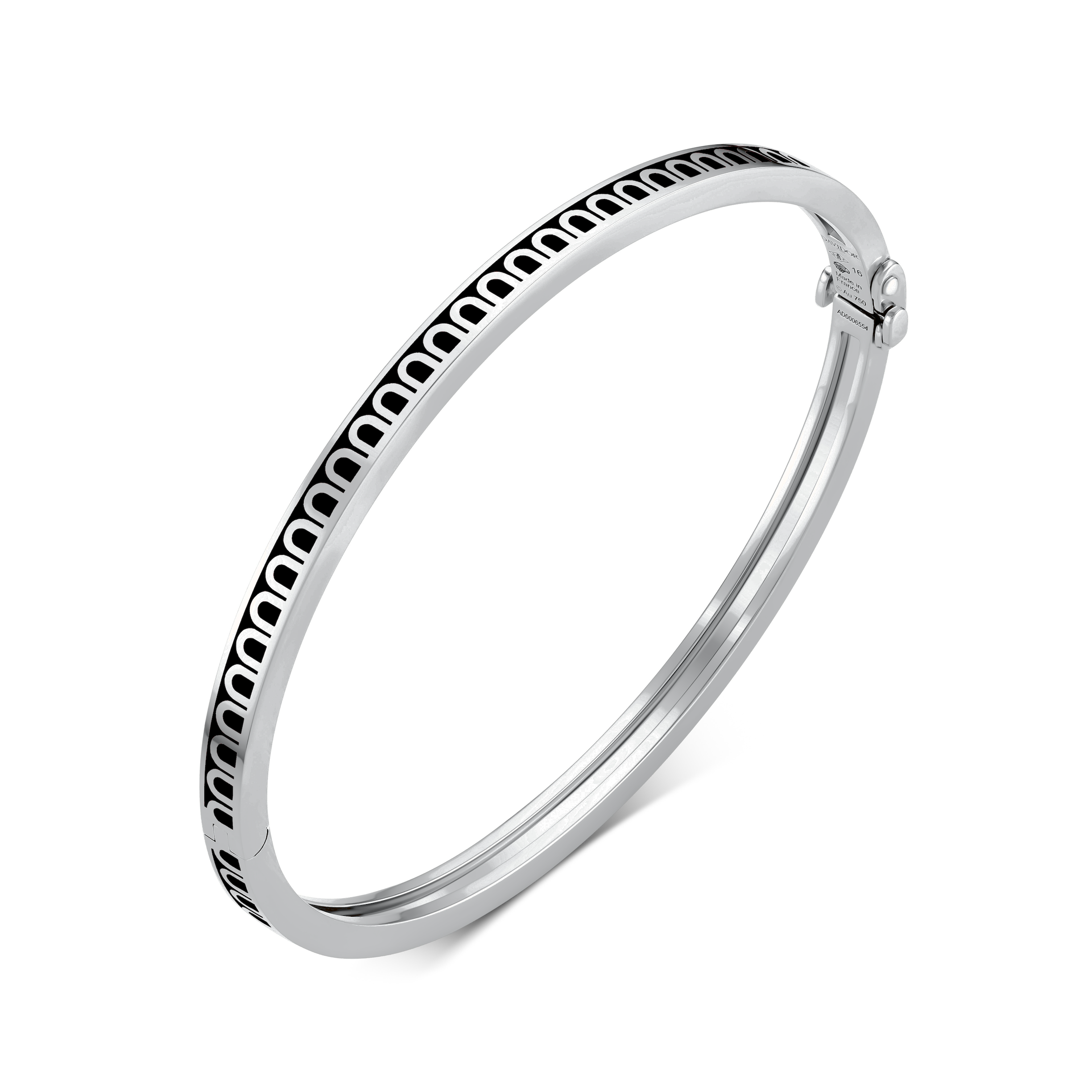 The L’Arc de DAVIDOR Bangle Mini, crafted in 18k white gold with lacquered ceramic, features a repeating black semicircle Arch Pattern along the outer edge and is displayed against a white background. This elegant, stackable bracelet draws inspiration from classic motifs and showcases the sophisticated style for which DAVIDOR is renowned.