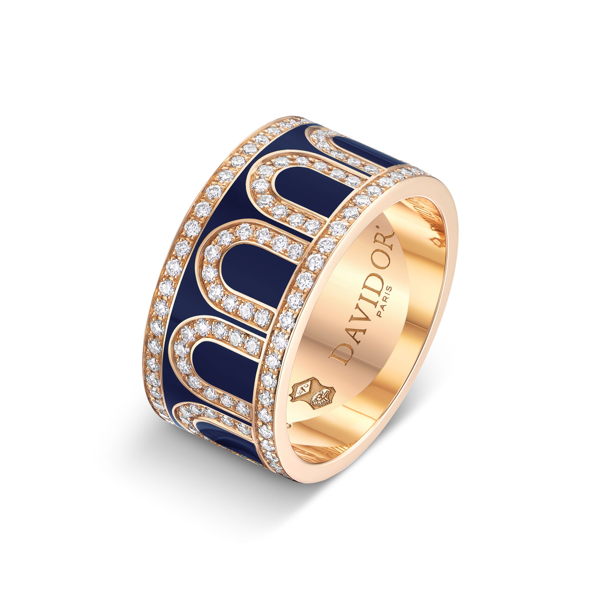 The L’Arc de DAVIDOR Ring GM is expertly handcrafted in a Paris atelier from 18k rose gold and features geometric arches of Minuit à Paris lacquered ceramic, elegantly accented with rows of Palais Diamonds. The luxurious interior is engraved with DAVIDOR PARIS.